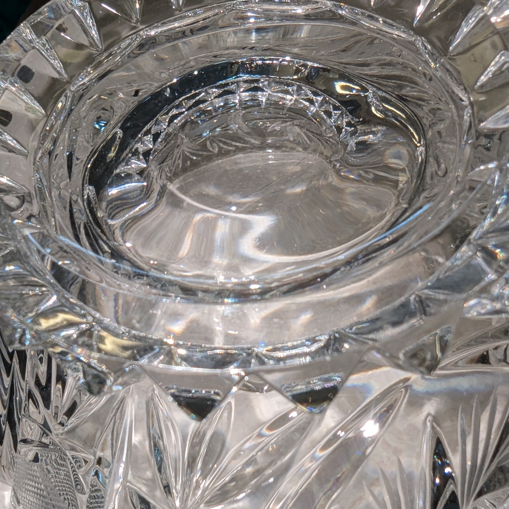Elegant Crystal Decorative Bowl - Picture 10 of 14